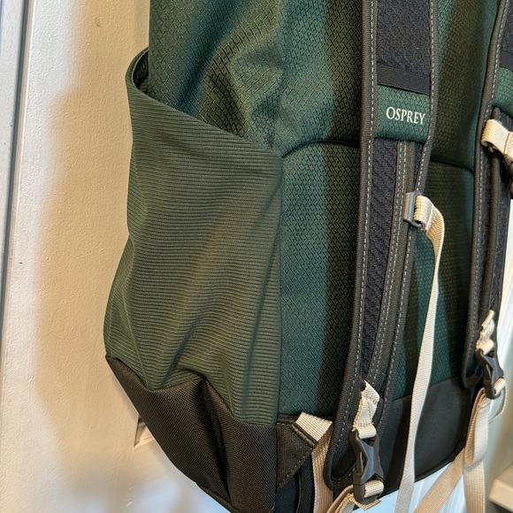 OSPREY Green Daylite Backpack - Picture 4 of 7